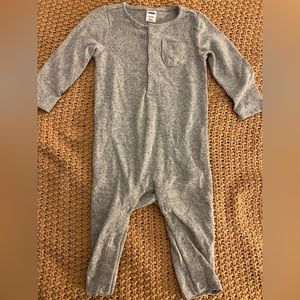 Old Navy onesie. Size 6-12 months.